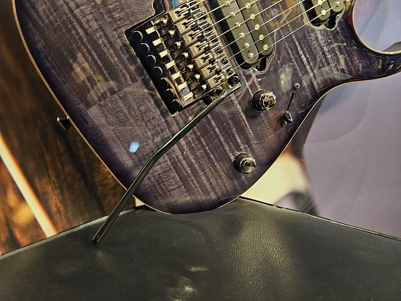 Ibanez RG8527-BRE j.custom 7-String Guitar, Black Rutile incl. Hardcase