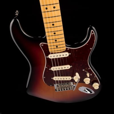 Used Fender American Professional II Stratocaster 3-Tone Sunburst with OHSC image 4