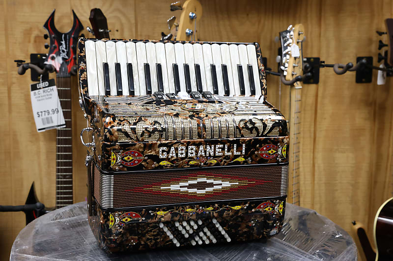 Gabbanelli (30 Treble Key, 32 Bass Button) image 1