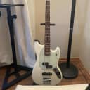 Fender Offset Series Mustang Bass PJ with Pau Ferro Fretboard 2018 Olympic White