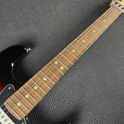 Fender Player Stratocaster w/Floyd Rose, Pau Ferro Fingerboard- 3-Color Sunburst (MX22077322) image 5