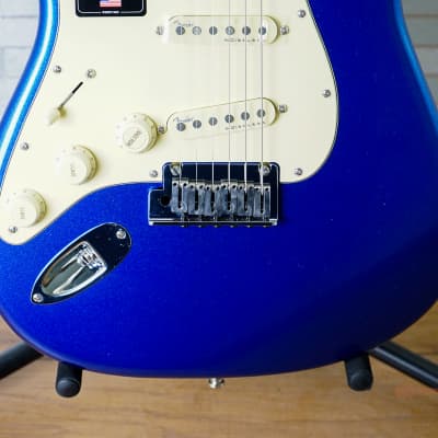 Fender American Ultra Stratocaster Left-Handed with Maple Fretboard - Cobra Blue image 5
