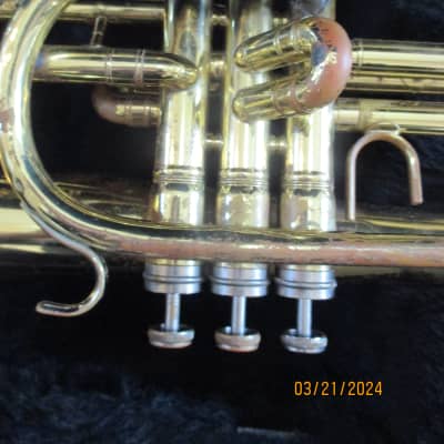 Bach B1105 Mellophone,  with case and mouthpiece,  Gold. Made in USA image 4