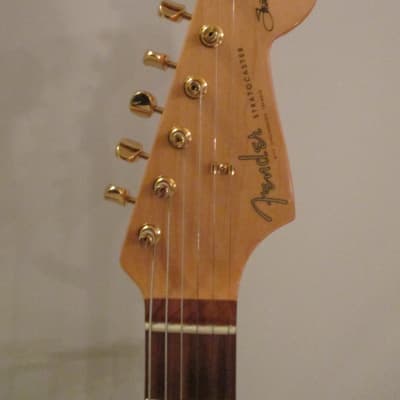 Fender Stevie Ray Vaughan Stratocaster with Pau Ferro Fretboard 2000s - 3-Color Sunburst image 4