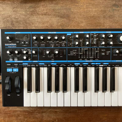 Novation Bass Station II 25-Key Monophonic Synthesizer 2013 - Present - Black