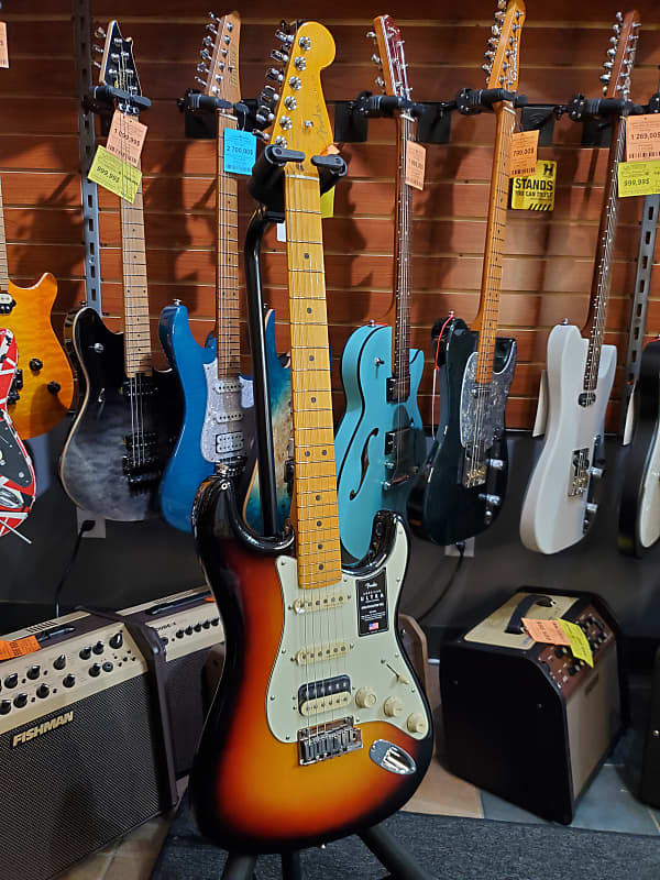 Fender American Ultra Stratocaster HSS | Reverb Canada
