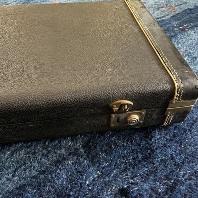 vintage guitar case strat/tele image 6