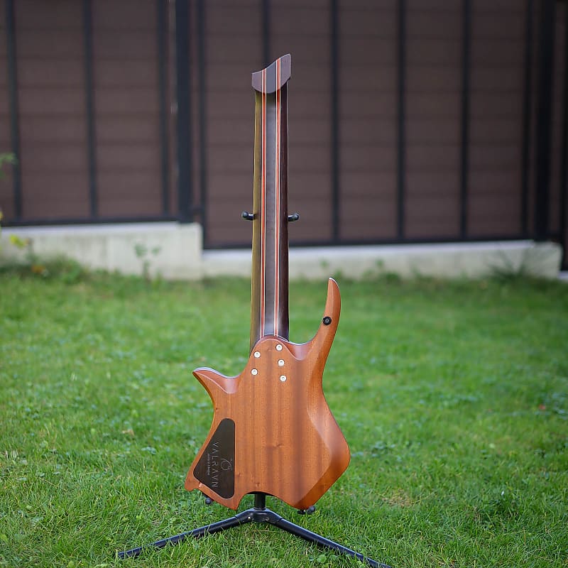 国内外の人気 Valravn Munnin 8 string Headless 2021 Nebula | Reverb 文学・小説