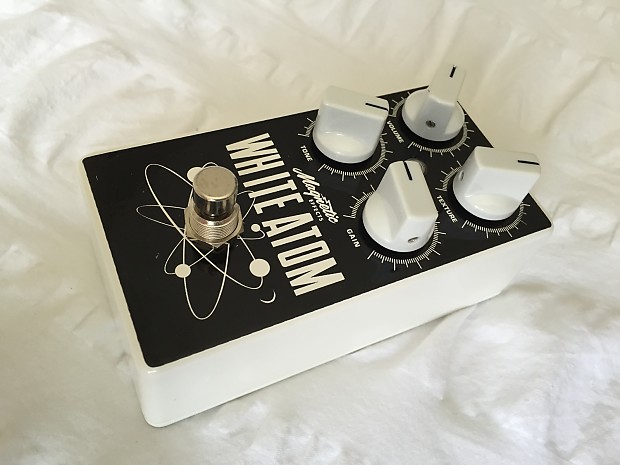 2016 Magnetic Effects White Atom Fuzz