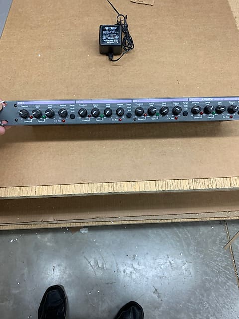 レア機材　APHEX　105 1U　LOGIC　ASSISTED GATE レア機材 APHEX 105 1U LOGIC ASSISTED GATE