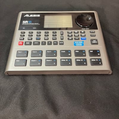 A VENDRE Boite à rythme ALESIS SR 18 d'occasion - Zikinf