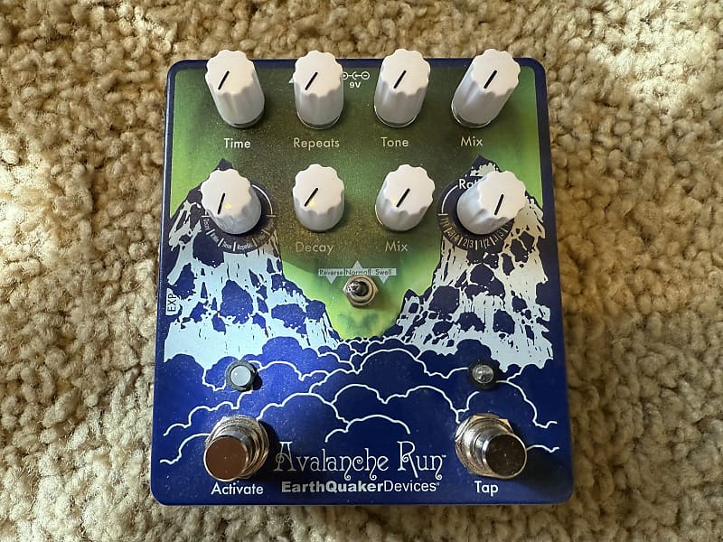 EarthQuaker Devices Avalanche Run Stereo Reverb & Delay with Tap Tempo V2