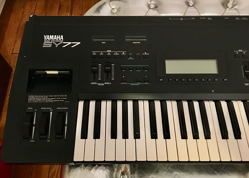 Yamaha SY77 Synthesizer