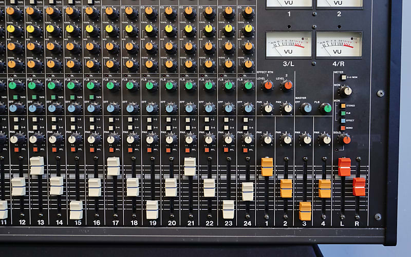 Tascam M-224 80's Vintage 24 Channel Analogue Mixer - 240V