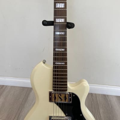 Supro WestBury Cream Color Electric, Right Handed Guitar image 4