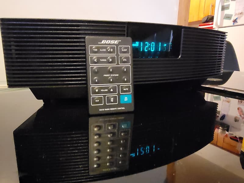 Bose AWR11W Wave Radio w/Remote and Manual Reverb