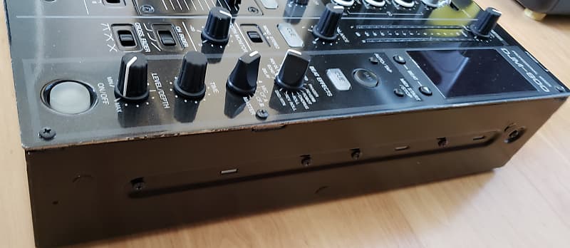 Pioneer CDJ-900 DJ turntable pair with Pioneer DJM-800 mixer