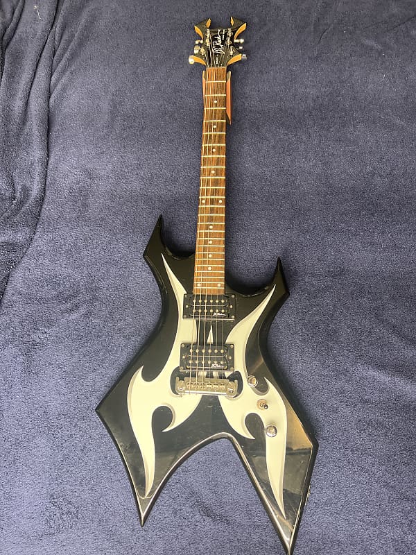 B.C. Rich Warlock 2005 - Black w/Tribal image 1