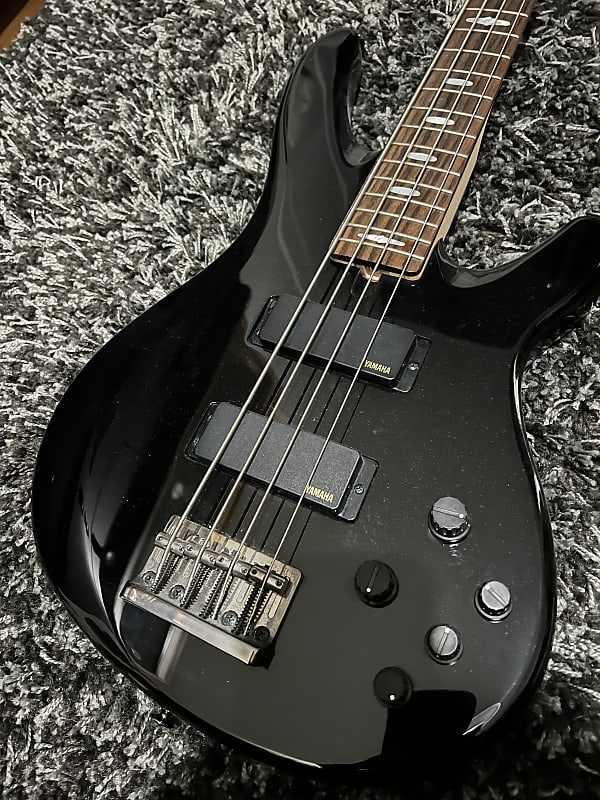 Yamaha TRB1004J Black | Reverb