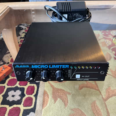 パラメトリックイコライザー alesis MICRO EQ ALESIS通電OK パラメトリックイコライザー alesis MICRO EQ ALESIS通電OK