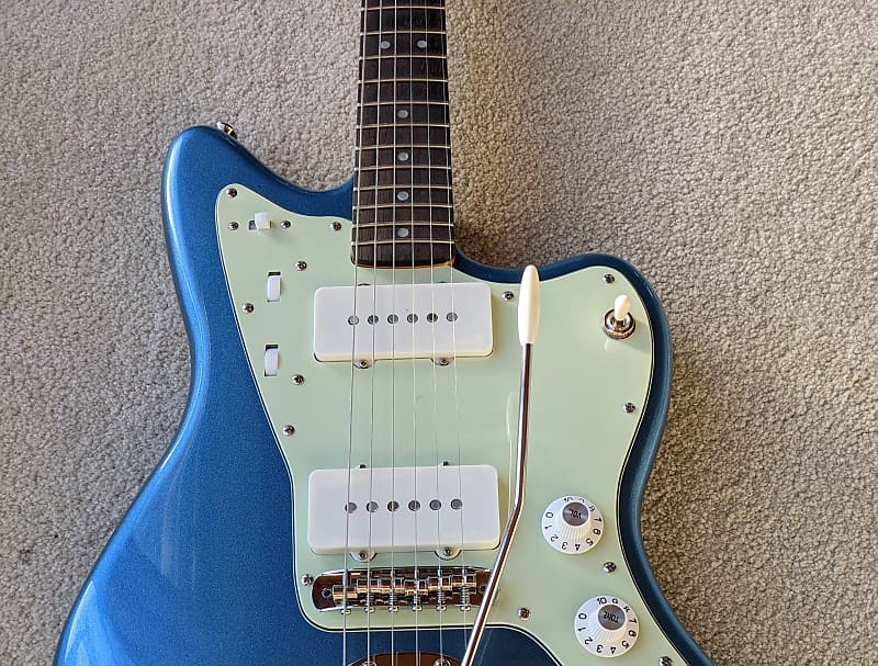 Squier Classic Vibe ’60s Jazzmaster mod My Squier Classic Vibe Jazzmaster with some mods : r/offset