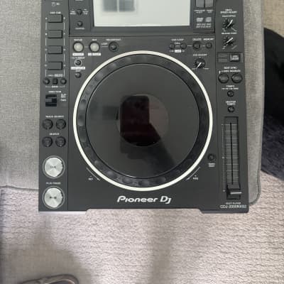 Pioneer CDJ-2000 X 2 with DJM-800 Mixer Black | Reverb