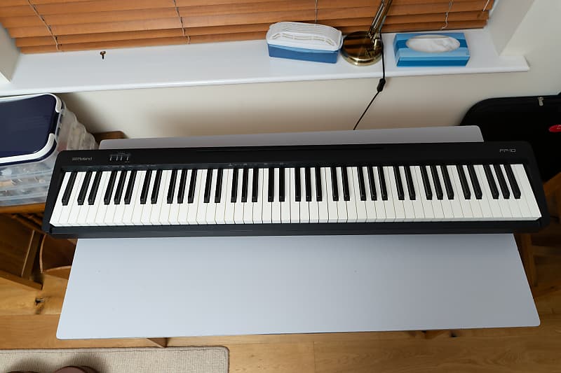 Roland FP-10 88-Key Digital Portable Piano | Reverb UK