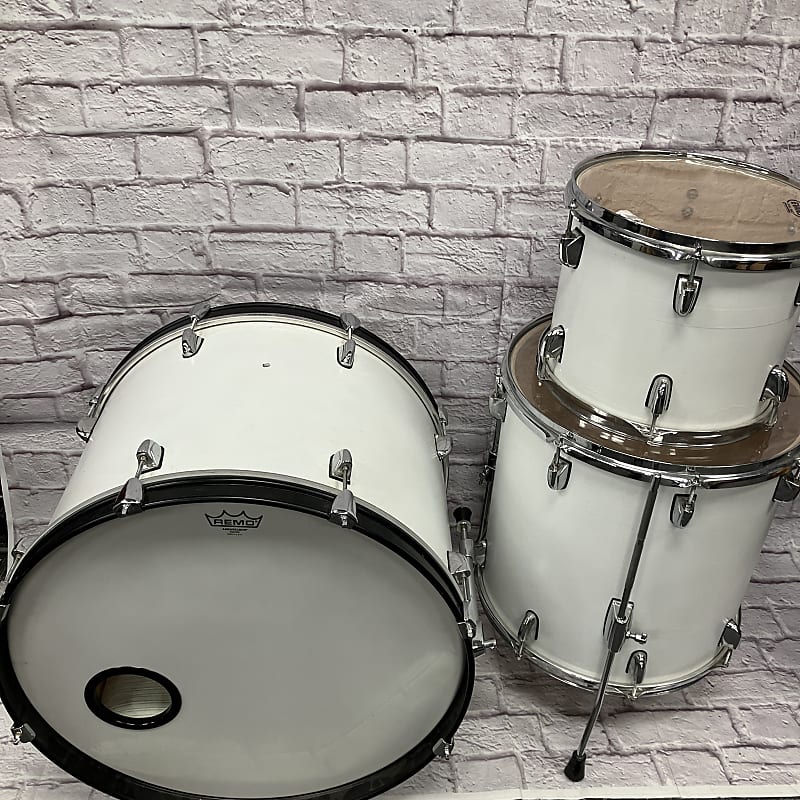 Unknown 3 Piece White Drum Kit | Reverb