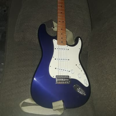 Fender Standard Stratocaster with Maple Fretboard 1998 - 2001 - Midnight Blue image 1