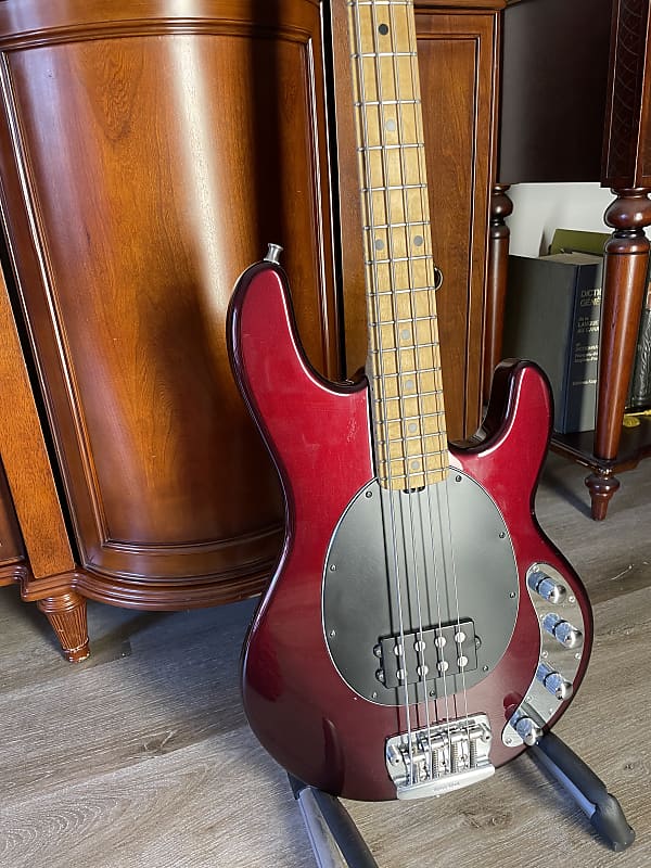 ベース MUSICMAN StingRay 4 Rolls Burgundy MH 1985 Music Man Stingray Bass Burgundy Metallic | Reverb