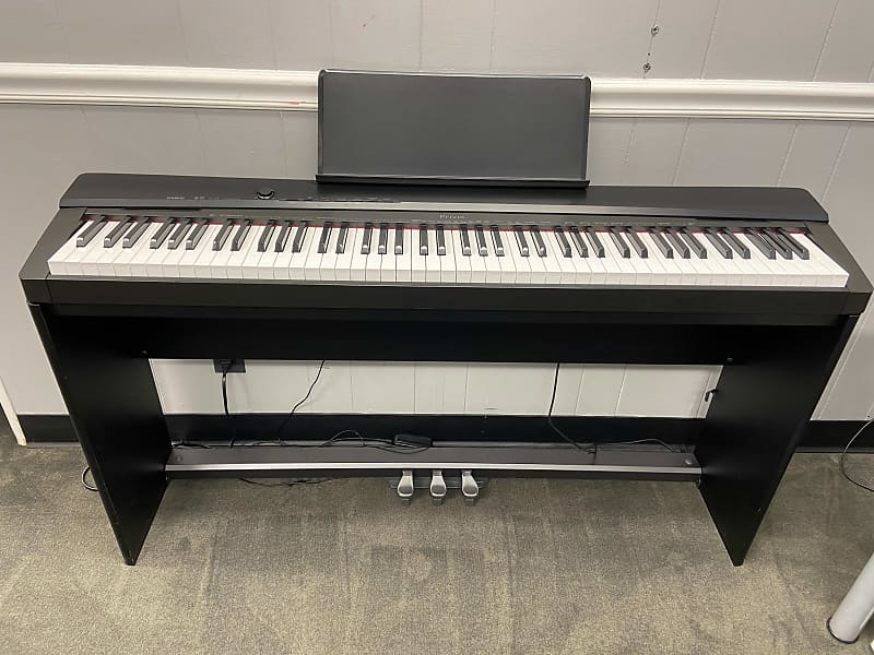 【美品】CASIO PriviA 電子ピアノ PX-135 キーボード 88鍵 CASIO Casio Privia PX-135BK Keyboard カシオ 電子ピアノ