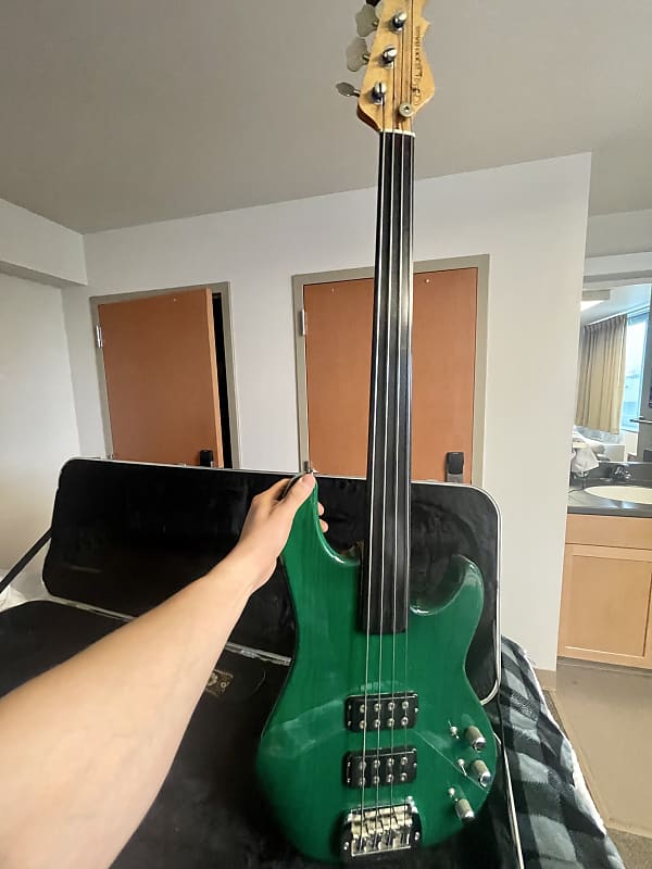 Rare G&L L2000 Fretless (post Fender) | Reverb Rare G&L L2000 Fretless (post Fender) | Reverb