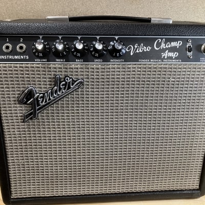 1966 Fender Vibro Champ Guitar Amp - Blackface image 2
