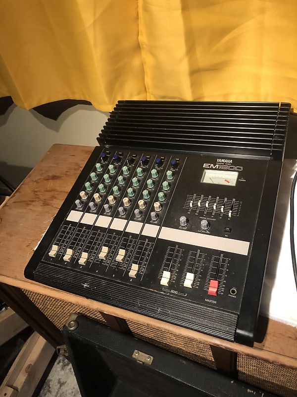 Yamaha EM1600 6 Channel Powered Mixer Built in Reverb 2000 Reverb