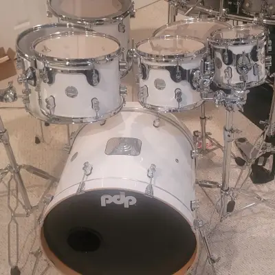 PDP Concept Maple   Pearlescent White image 3