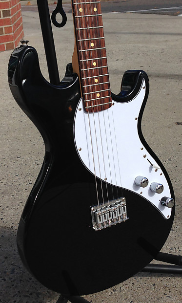 LINE 6 VARIAX 300 - BLACK