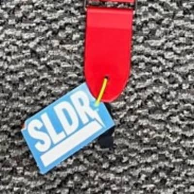 Souldier SLD-SLRED 2-Inch Locking Seatbelt Guitar Strap - Red image 5