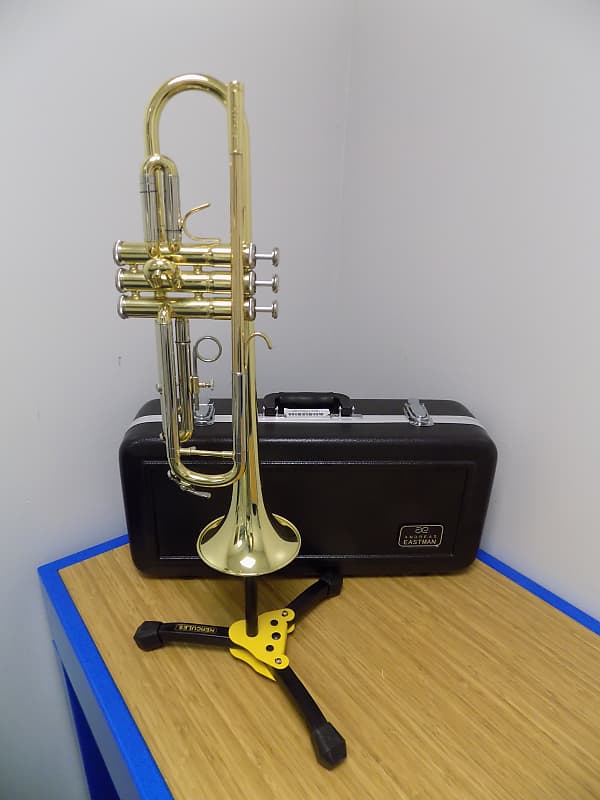 Eastman ETR420 Student Bb Trumpet w/ Mouthpiece and Case image 1