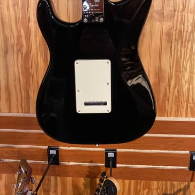 Fender American Professional II Stratocaster with Maple Fretboard 2020 - Present Black image 5