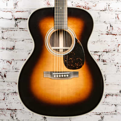 Martin - OM-28 - Acoustic Guitar - Sunburst - w/ Hardshell Case - x9257 image 1