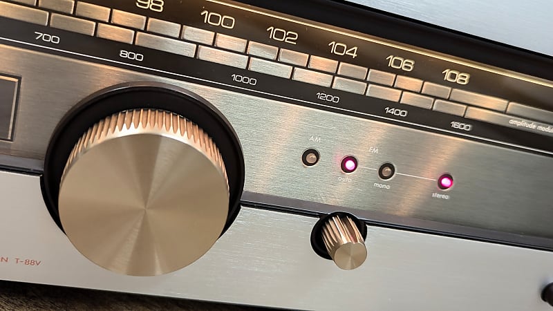 Luxman T-88V AM/ FM Tuner/ Near Mint Condition/ 1979 Japan/ Fully