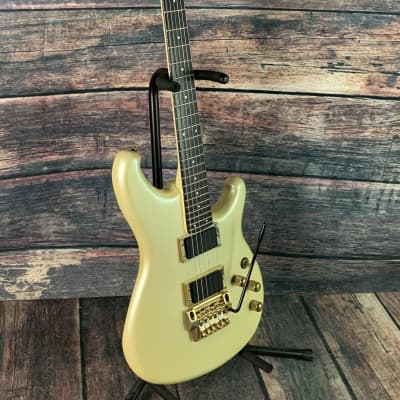 Used Ibanez 1984 Roadstar II RS-525 Electric Guitar with Case- Pearl White image 4