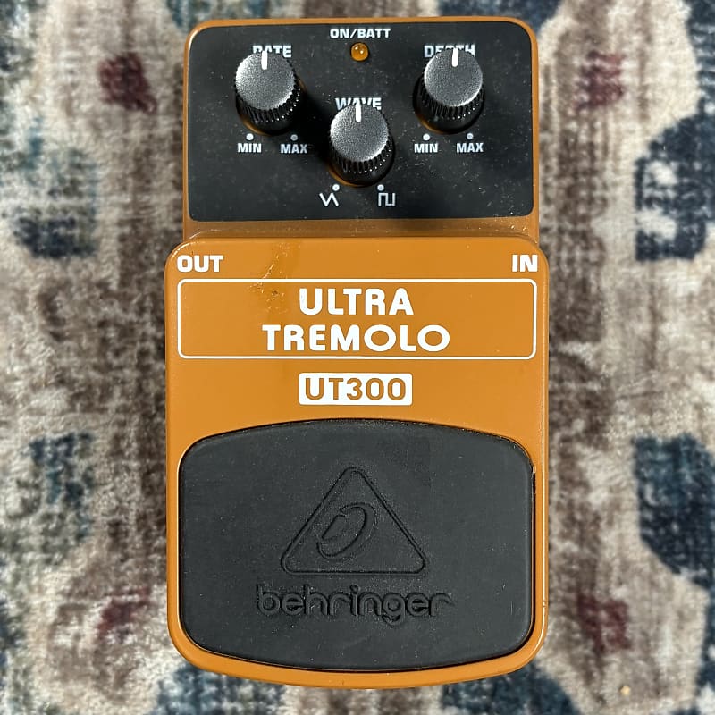 Behringer UT300 Ultra Tremolo