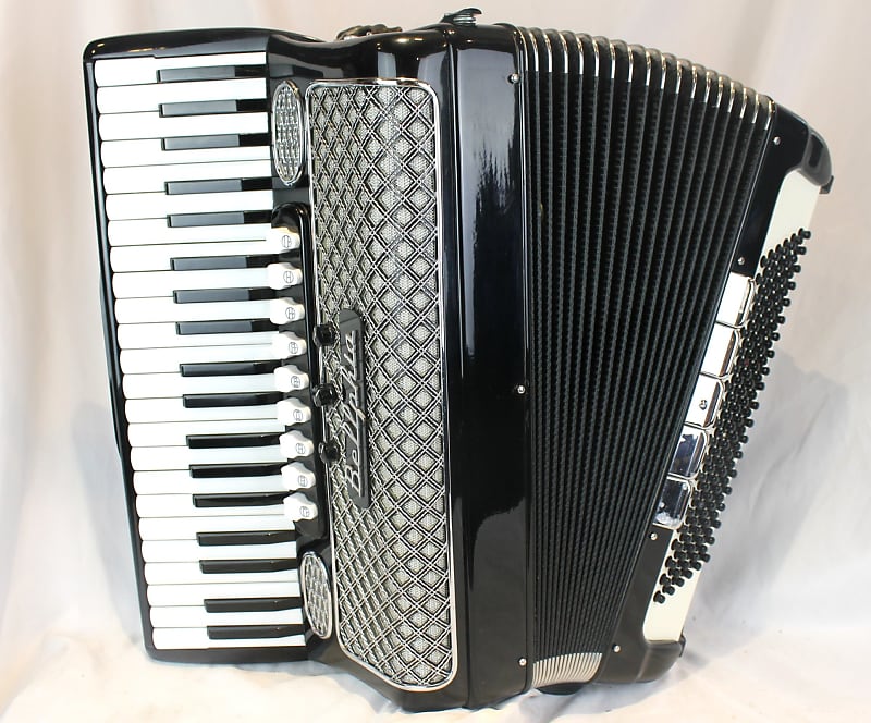 Lmmm accordion shop