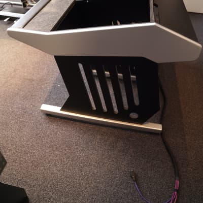 Zaor maestro 24 studio/ mastering desk Vicoustic Quick 10 days Sale RRP £2,200 image 8