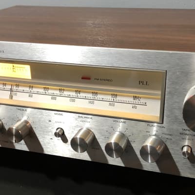 Hitachi SR-303 Vintage AM/FM Stereo Receiver 1977 Silver Face Wood Veneer image 2