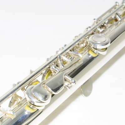 Yamaha YFL-411 II Silver Tube E-Mechanism Flute RefNo 1350 image 11