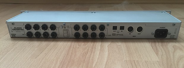 Alesis DEQ830 8 Channel Graphic EQ and Real Time Analyzer Alesis DEQ830 8 Channel Graphic EQ and Real Time Analyzer