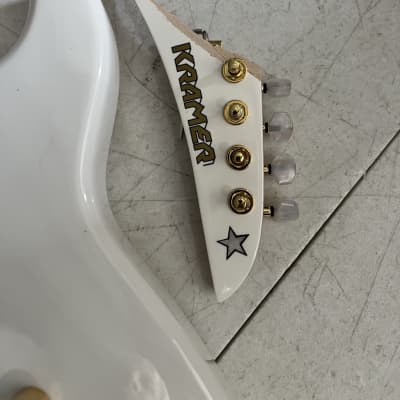 Kramer  Jersey Star Electric Guitar Antique White, headstock broken, u fix it, as is image 3