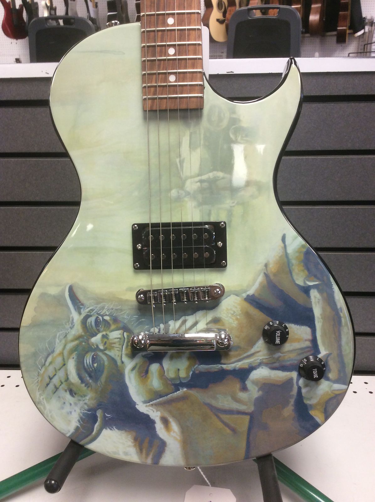 Peavey star shop wars guitar